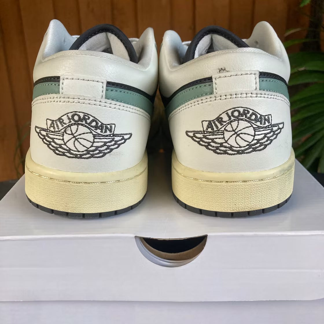 Used - Air Jordan 1 Low Jade Smoke (Women's) - US W 11.5 - detail 4