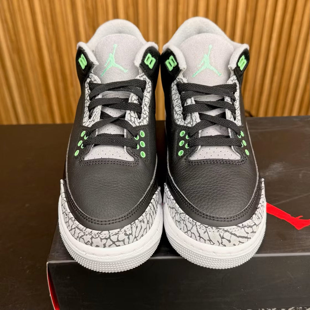 Used - Air Jordan 3 Retro Green Glow (GS) - US 7Y - detail 2