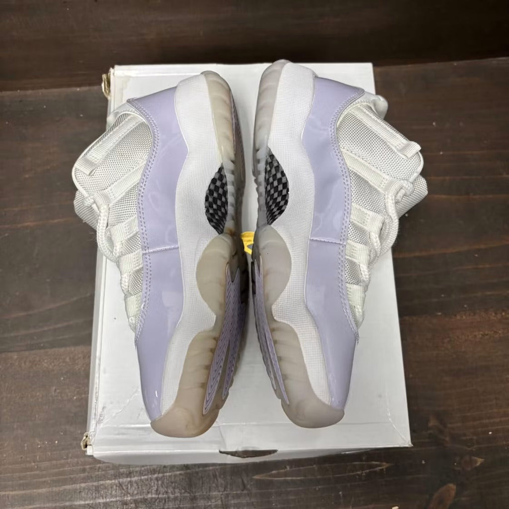 Used - Air Jordan 11 Retro Low Pure Violet (Women's) - US W 7 - detail 3
