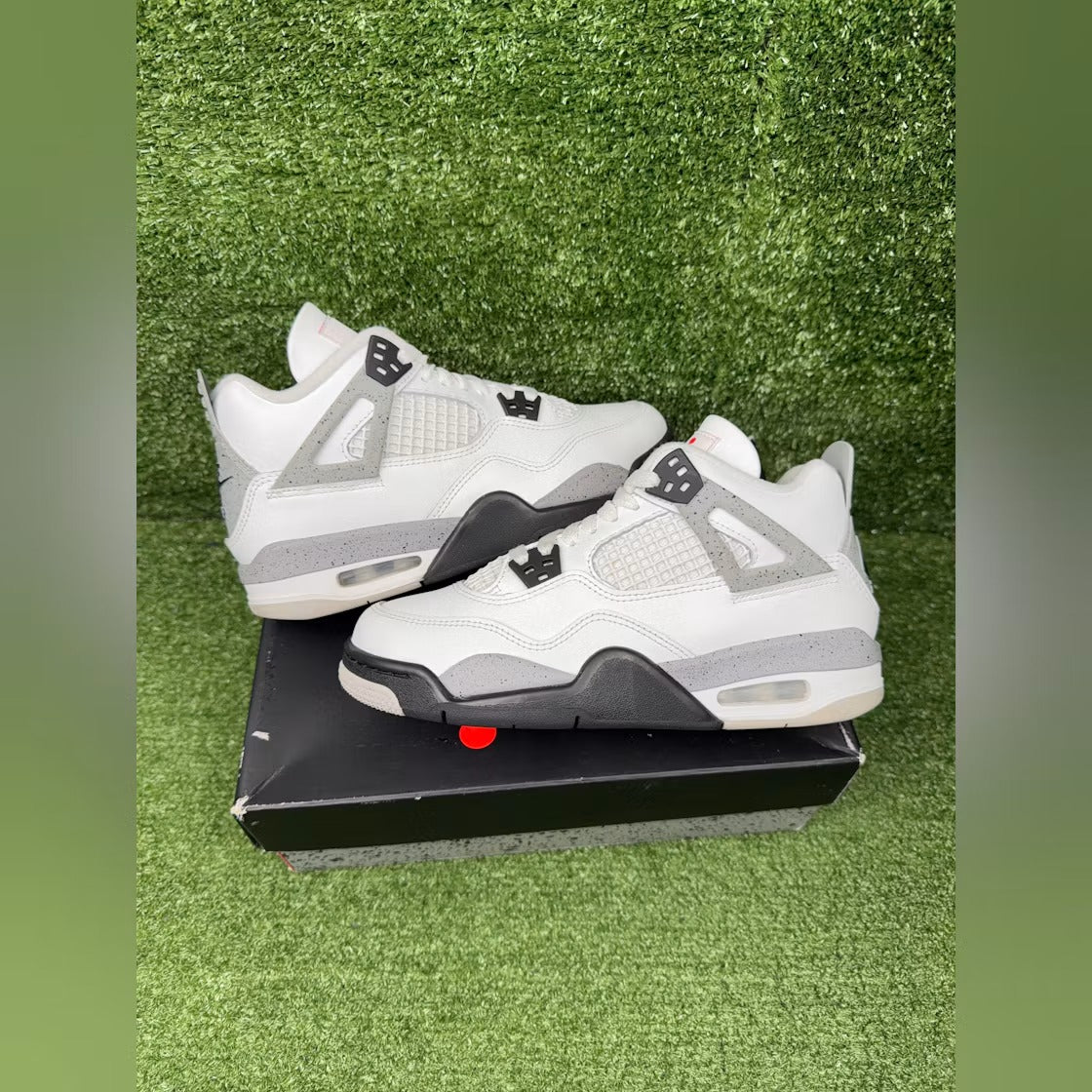 Used - Air Jordan 4 Retro White Cement (2025) (GS) - US 6Y - detail 1