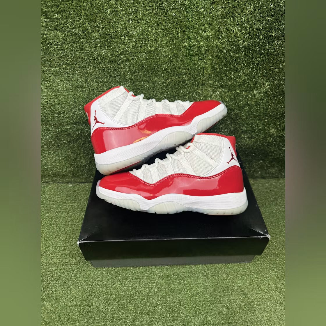 Used - Air Jordan 11 Retro Cherry (2022) - US M 8 - detail 1