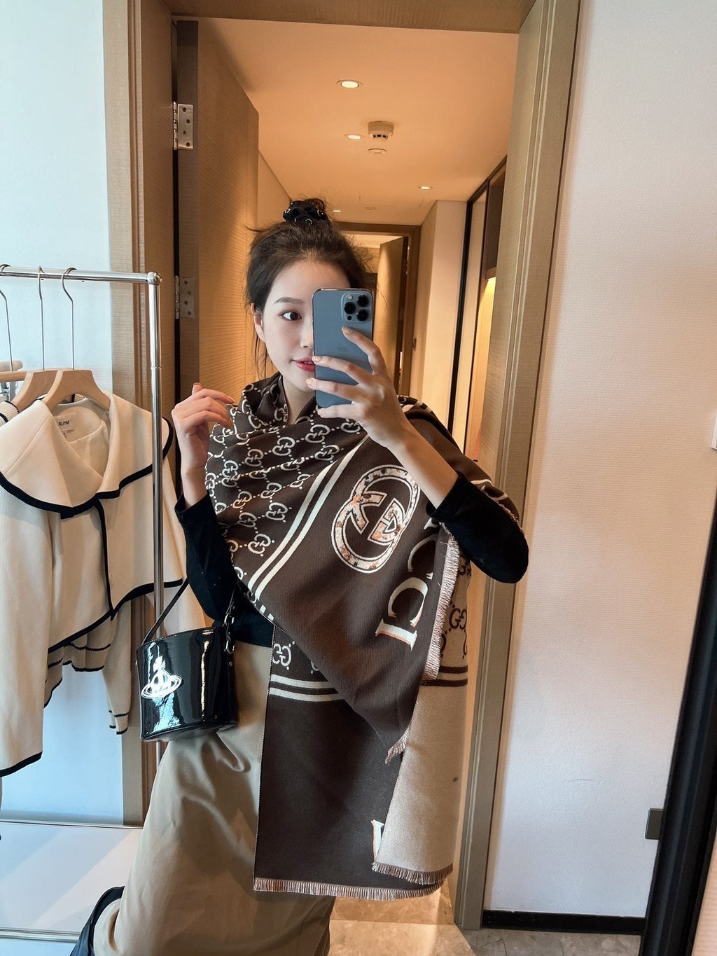 Gucci Patterned Woven Scarf — model